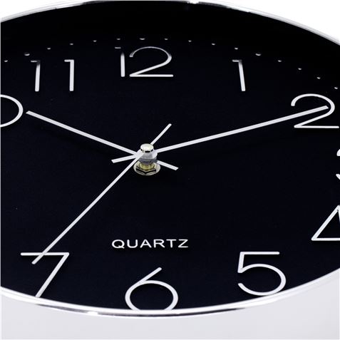 RELOJ DE PARED PLATEADO ESFERA NEGRA CON RELIEVE - 81021H-1