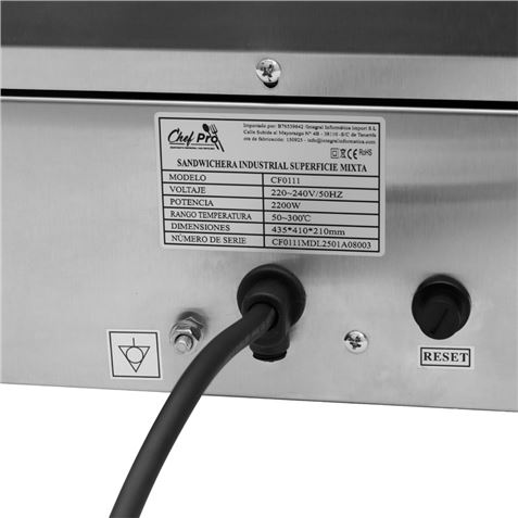 SANDWICHERA INDUSTRIAL SUPERFICIE MIXTA (RAYADA + LISA) 2200W CHEF PRO - CF0111-7